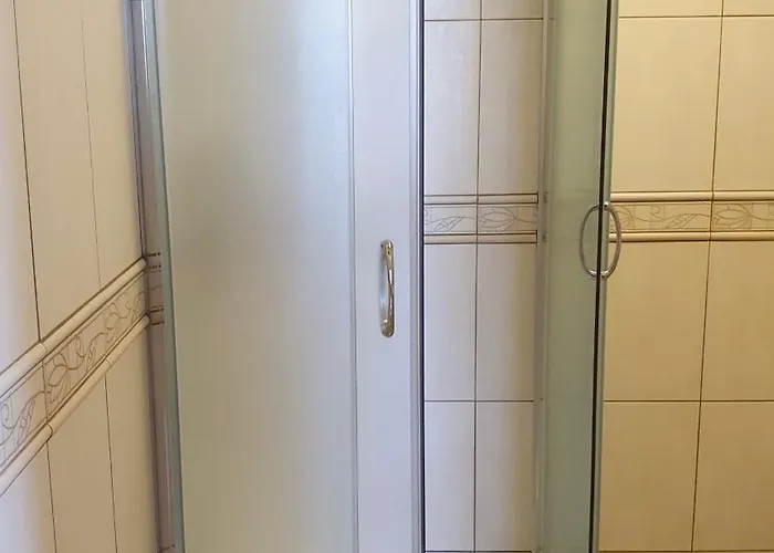 дім Tukhlya